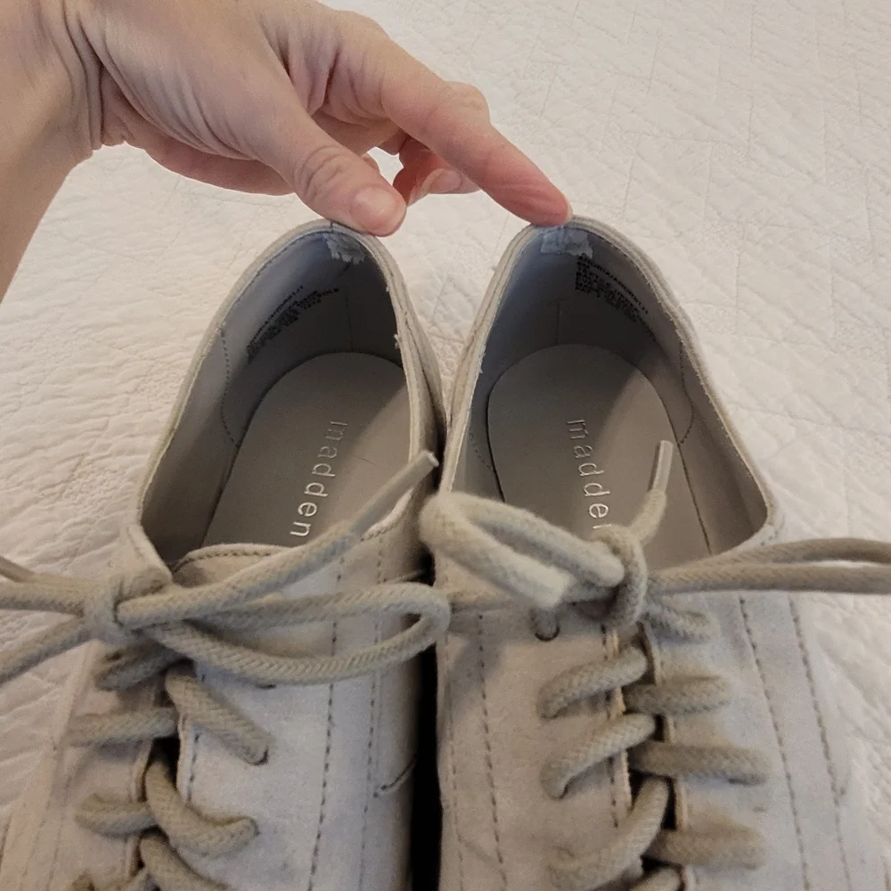 Madden Girl 'Andria' platform wing tip lace-up grey white tan size 6M